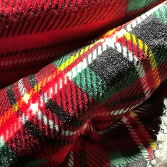 Victoria's Secret "Love Victoria" Sherpa Blanket Plush Red Plaid Throw Unopened - Picture 6 of 9